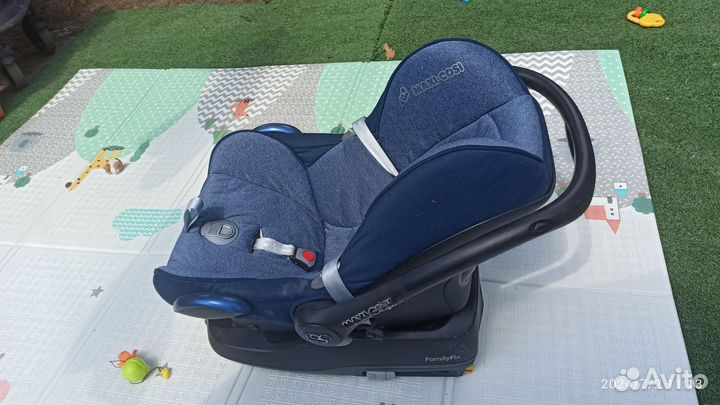 Детское автокресло от 0 maxi cosi