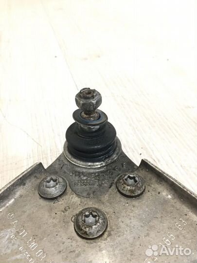 Рычаг верхний Mercedes Benz E300 W211 M272.943