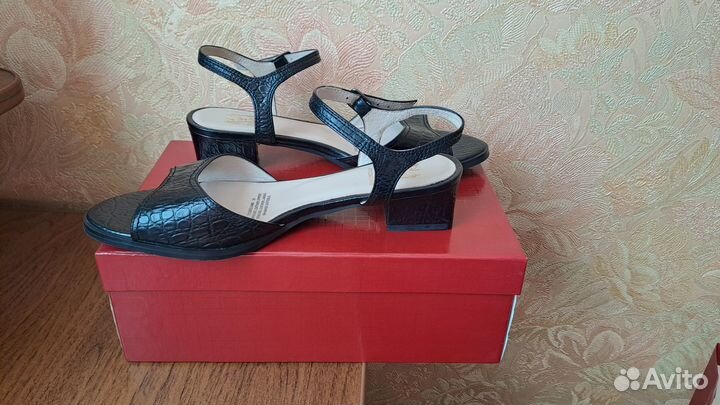 Босоножки кожаные Mascotte р.38