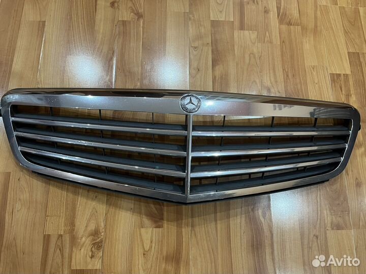 Решётка радиатора mercedes w 204