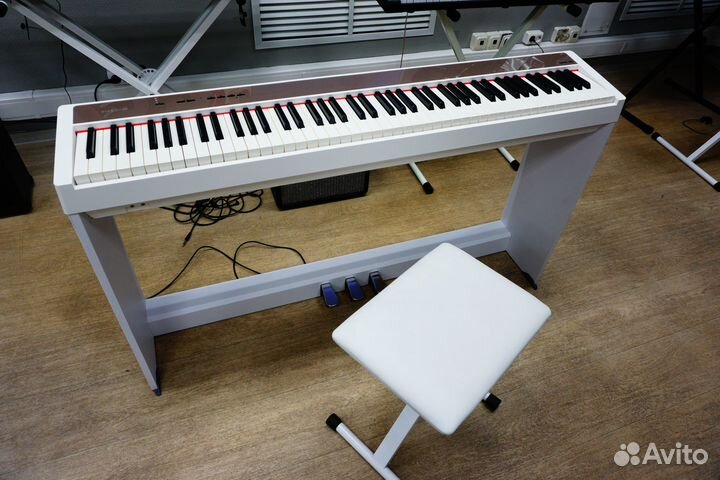 Синтезатор (Цифровое Пианино)