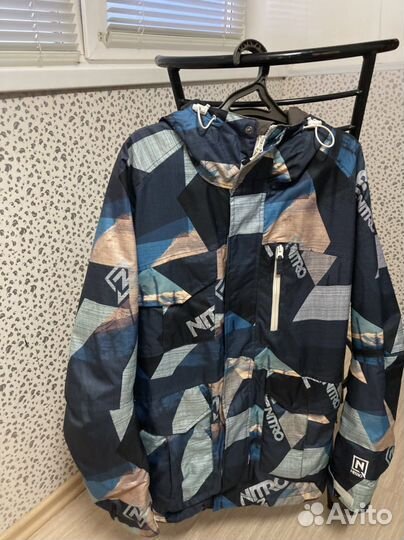 Продам сноубордическую куртку Nitro