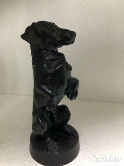 Фигурка собака