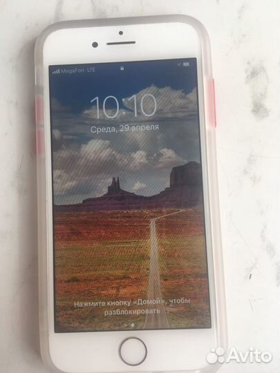 Телефон iPhone 8