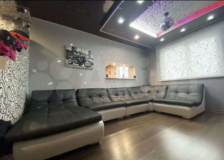 Дом 783,9 м² на участке 6,3 сот.