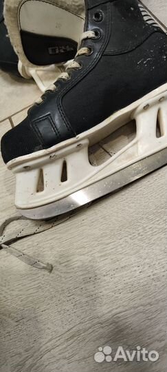 Коньки хоккейные