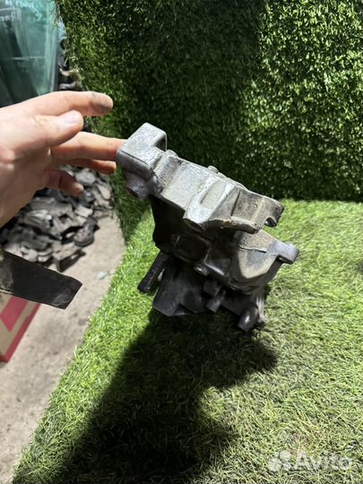 Кронштейн генератора Audi A4 B6