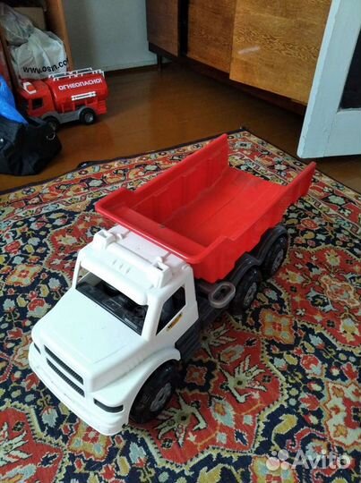 Машина Самосвал