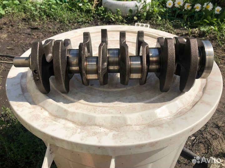 Блок двигателя с коленвалом и маслянным насосом