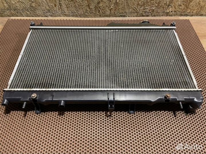 Радиатор охлаждения двигателя Subaru Forester 4