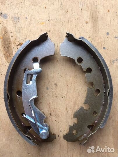 Продам тормозные колодки