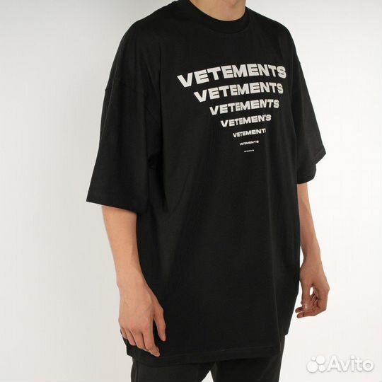 Футболка Vetements Pyremid