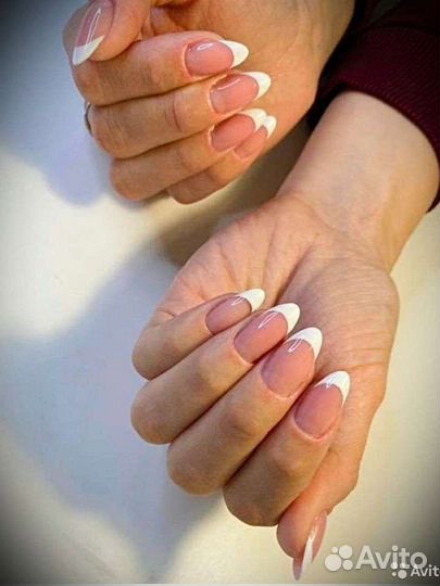 Маникюр, окрашивание+ коррекция бровей