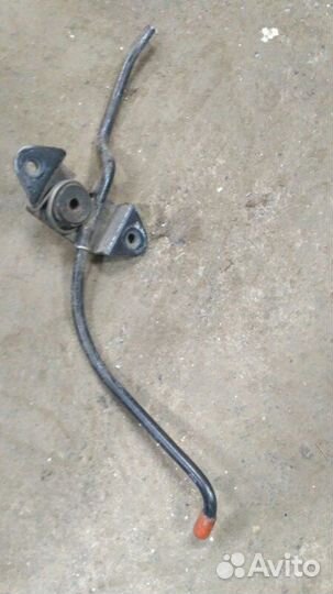 Крюк капота Skoda Octavia