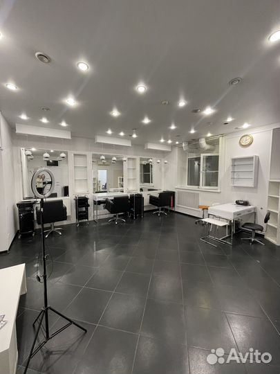 Сдам парикмахерское кресло(место) в салоне красоты