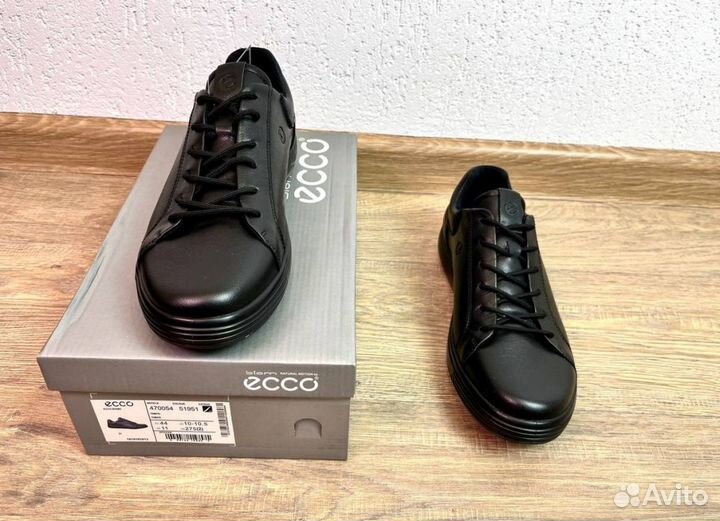 Кроссовки Ecco легкие