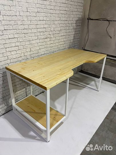 Стол компьютерный в стиле лофт