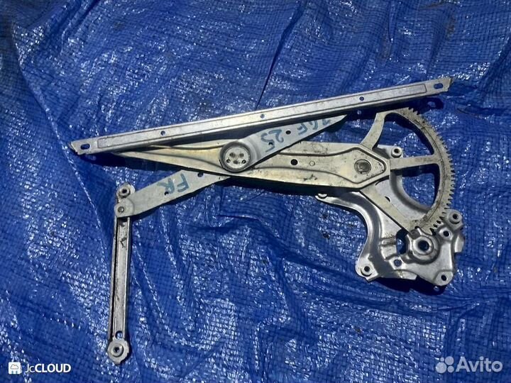 Стеклоподъемник на toyota wish ZGE20 2zrfae