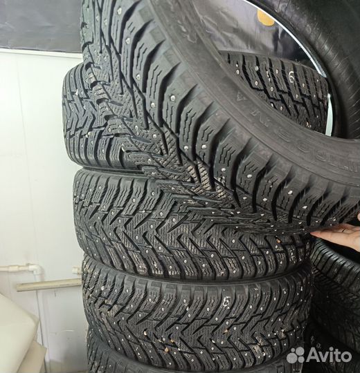 Nokian Tyres Hakkapeliitta 8 SUV 225/55 R18 102T