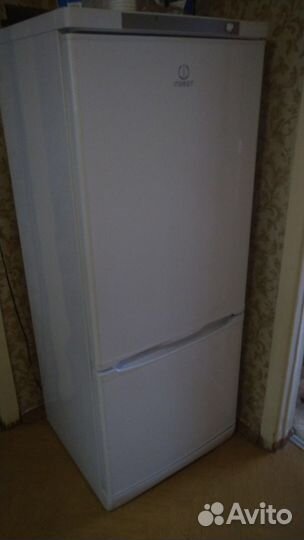 Холодильник indesit
