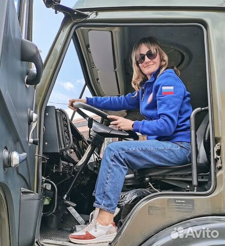 Инструктор-женщина по вождению МКПП, АКПП