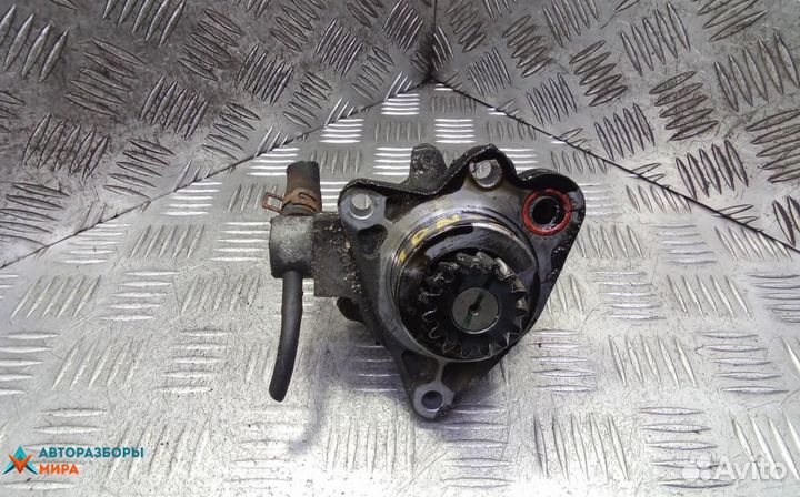 Насос вакуумный Mitsubishi Pajero 4 2009