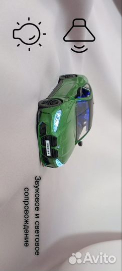 Масштабная коллекционная модель BMW M4 1:32