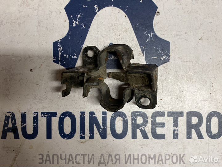 Замок капота Mercedes A2038800060