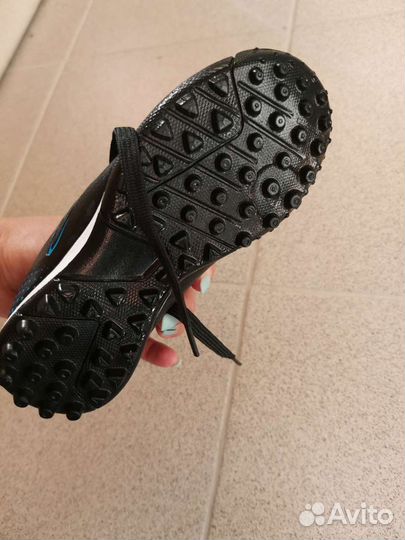 Детские футбольные бутсы