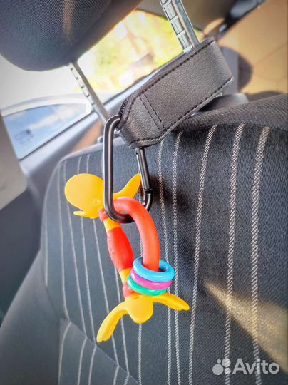 Крючок на коляску