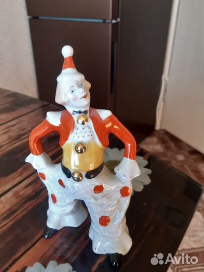 Статуэтка фарфор