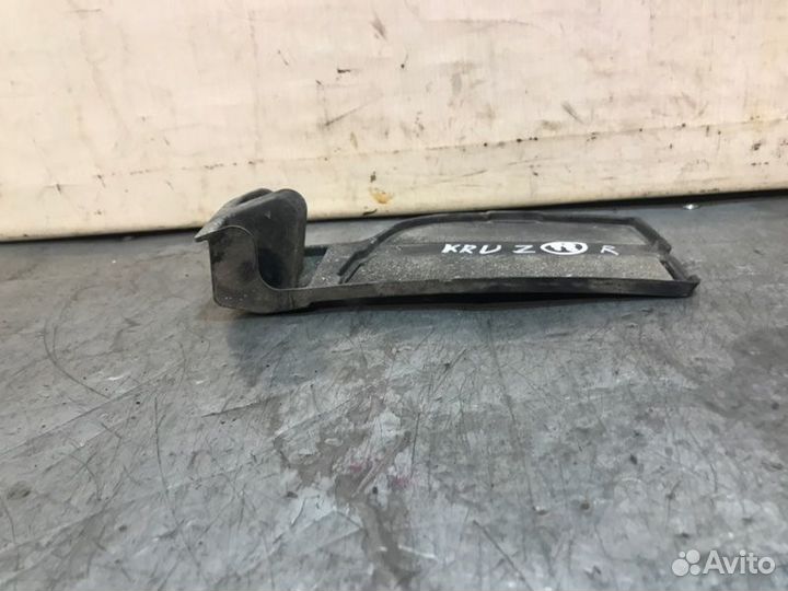 Заглушка бампера передняя правая Chevrolet Cruze