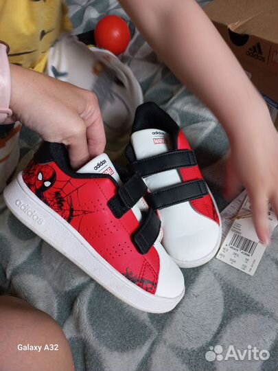 Кроссовки adidas