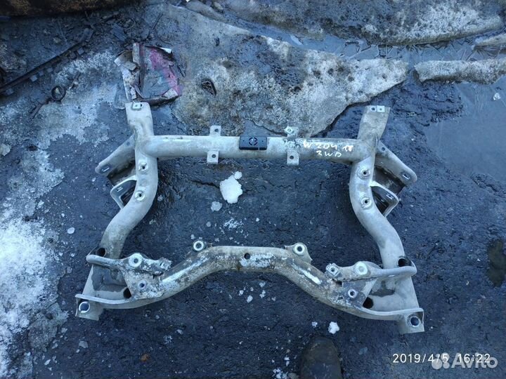 Балка подмоторная для Mercedes Benz W204 2007-2015