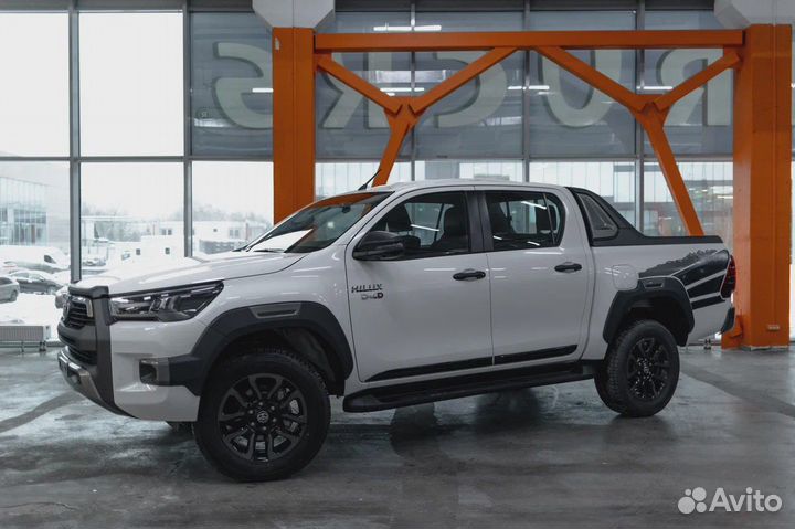 Toyota Hilux 2.8 AT, 2024