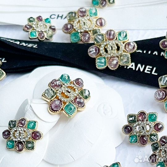 Пуговицы Chanel 23 мм и 18 м