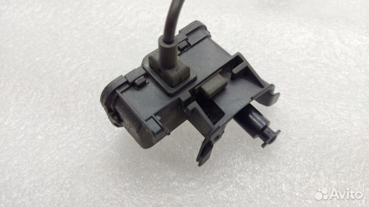 Активатор лючка бензобака Volkswagen Polo мк5 cwva