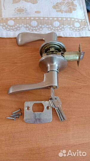 Дверная ручка с ключами бу