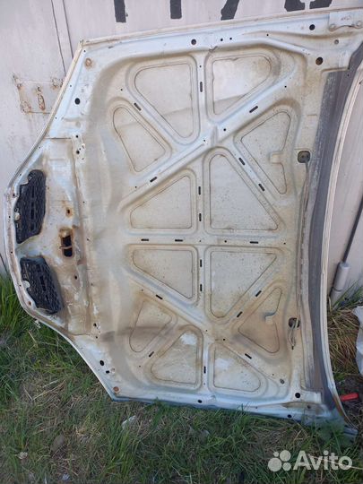 Капот nissan primera p11