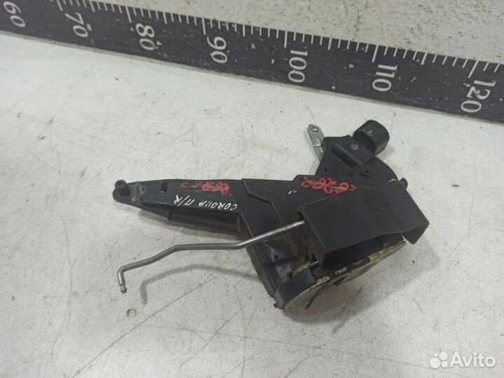 Замок двери передней правой