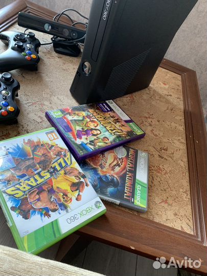 Xbox 360 + 2 Геймпада, Kinect и 3 диска