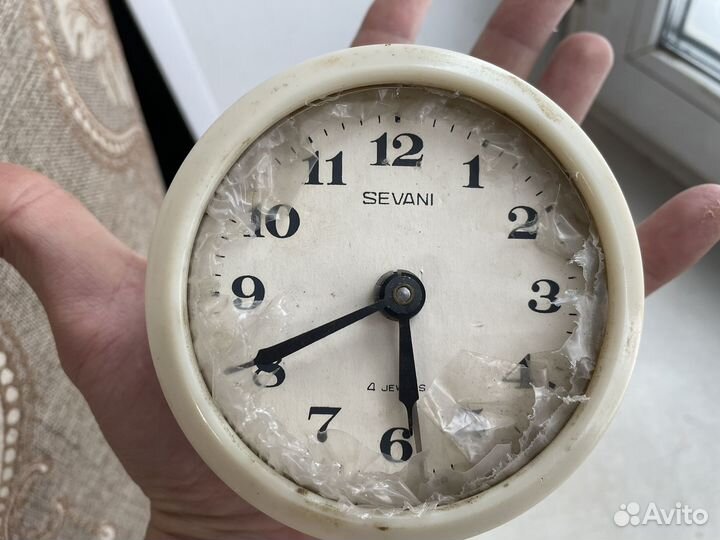 Часы ретро будильник