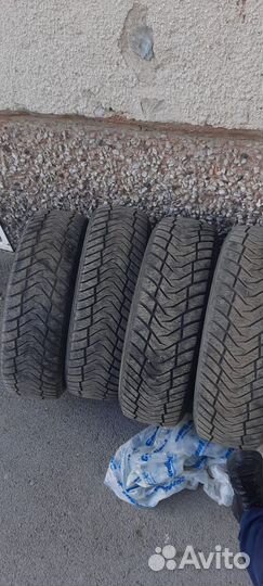 Yokohama Ice Guard IG65 215/65 R16