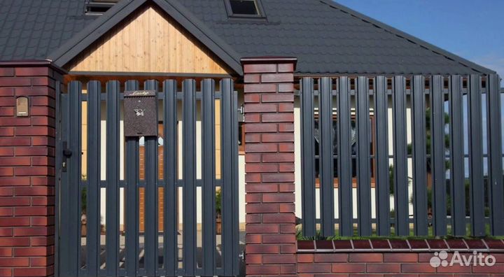 Забор из евроштакетника цена за метр быстро