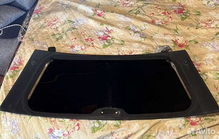 Заднее стекло jeep wj