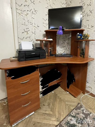 Компьютерный стол