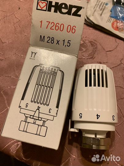 Термостатические головки Herz разные