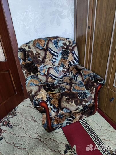 Диван и кресло бу