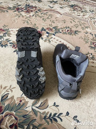 Кроссовки зимние