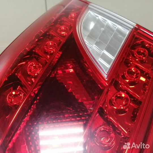 Фонарь задний внутренний правый Nissan Sentra B17